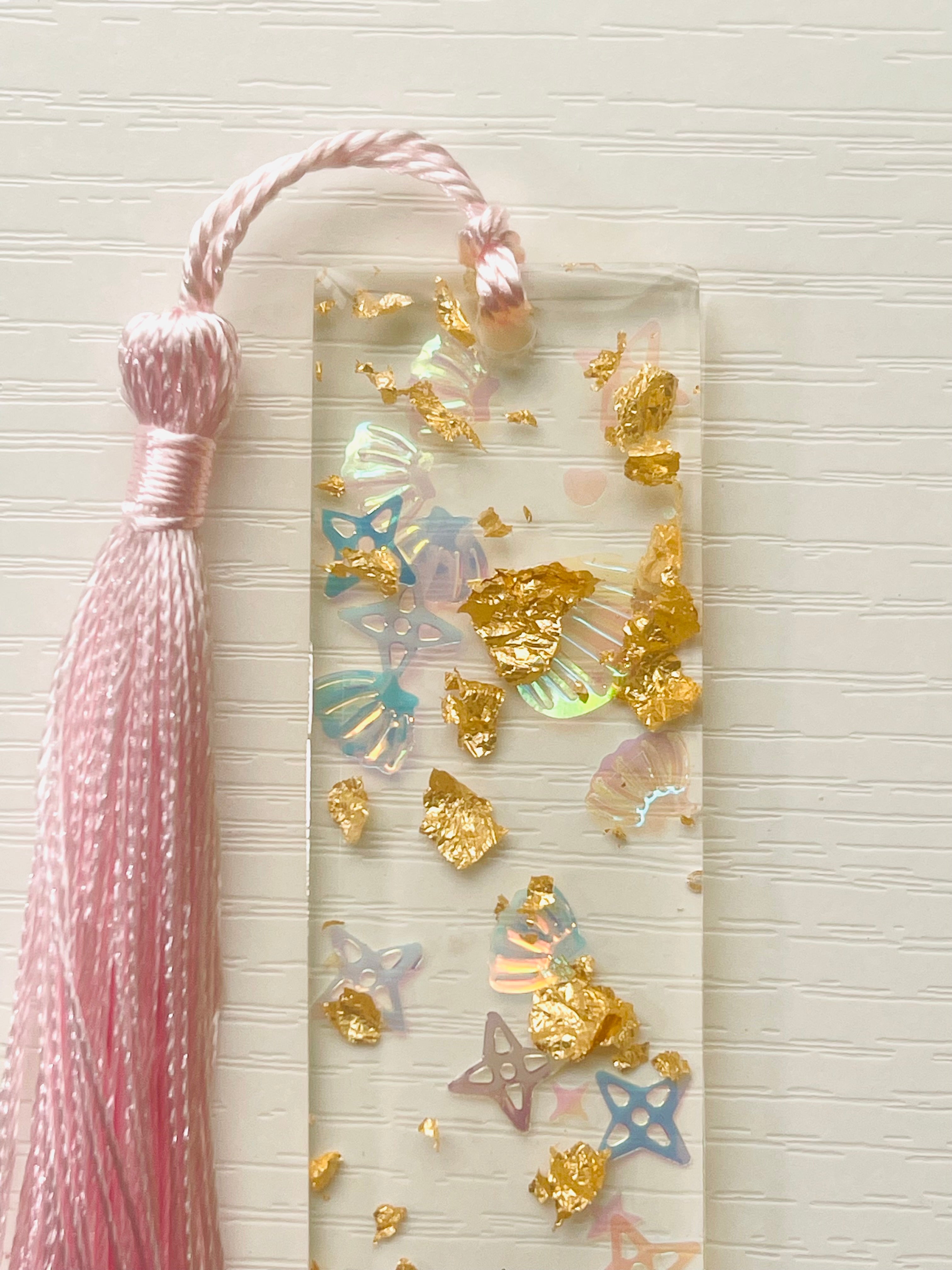 Resin Seashell Gold Leaf Bookmark
