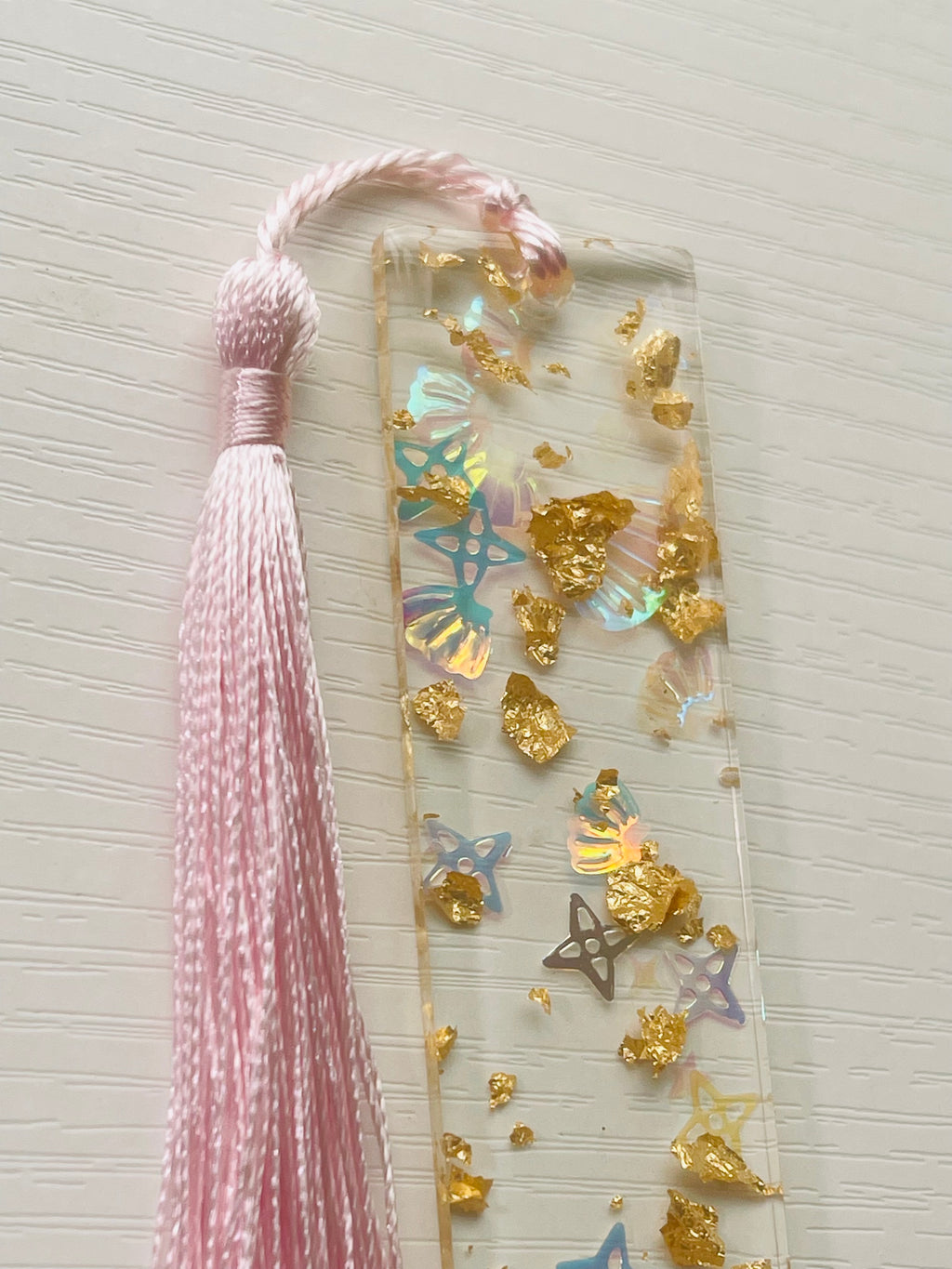 Resin Seashell Gold Leaf Bookmark
