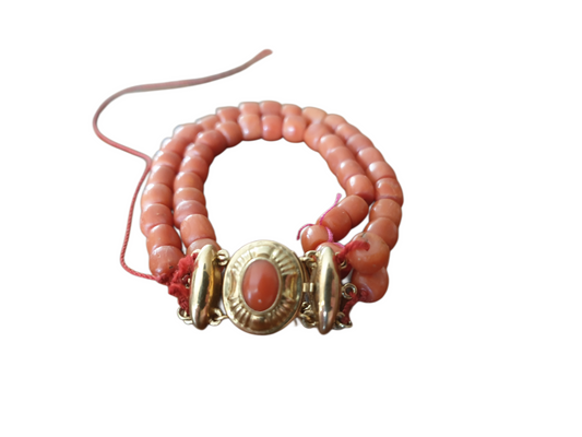 CoralGrace Armbånd med Dobbelt Perlerække – Elegant Vintage Design