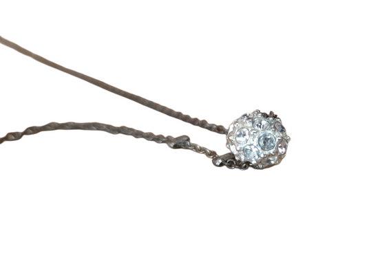 CrystalGlow Halskæde med Klar Krystal – Elegant og Tidsløst Design