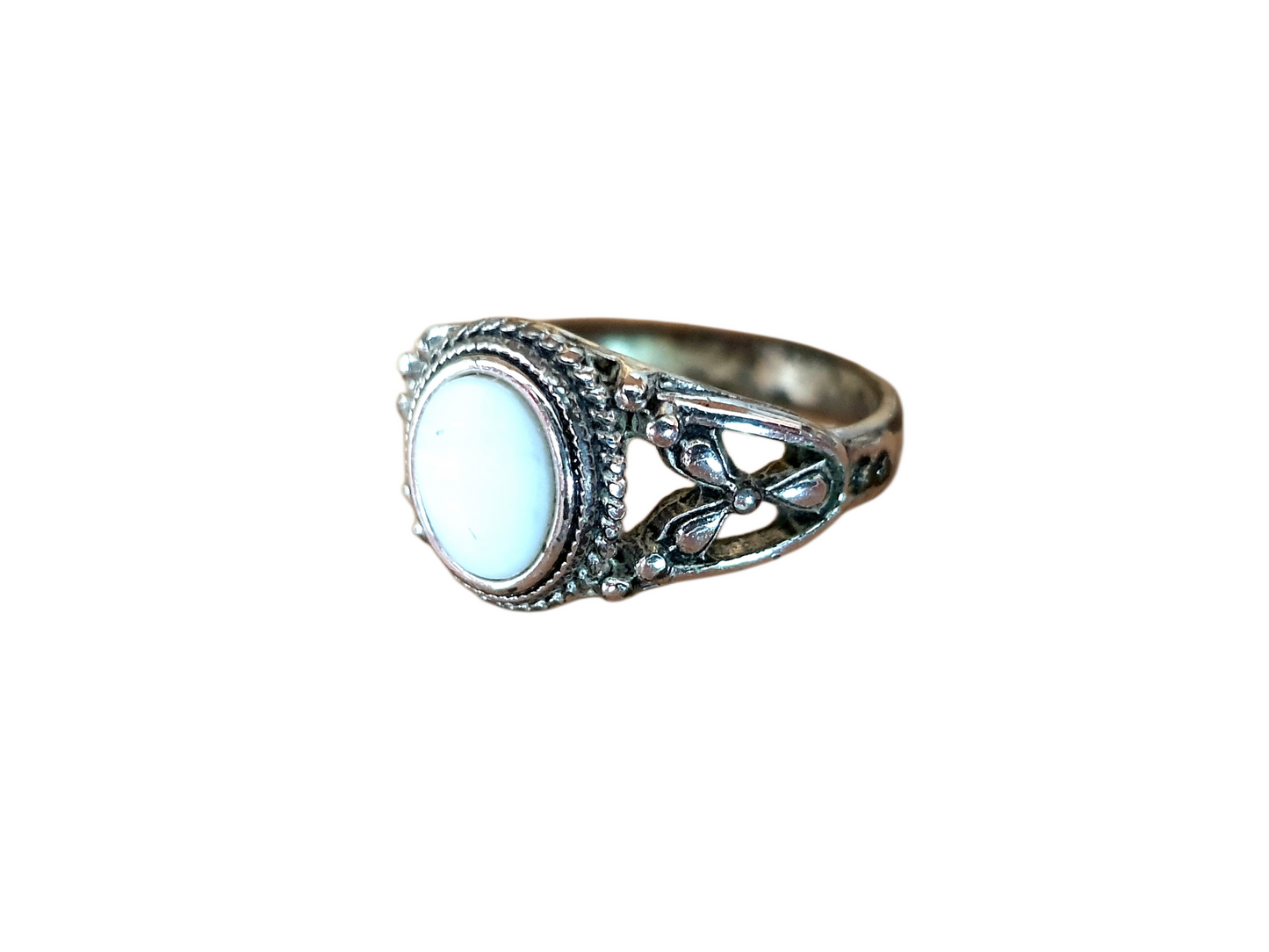 OpalVintage Ring med Hvid Sten – Elegant og Klassisk Design